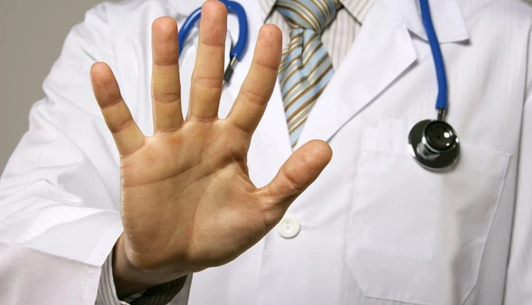 Doktorların canına 'tak' etti. 'Kara listeye girenler tedavi edilmesin'