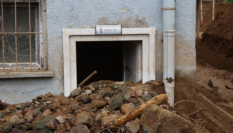 Hayatlarını sığındıkları mağara kurtardı. Trabzon kabusu yaşadı