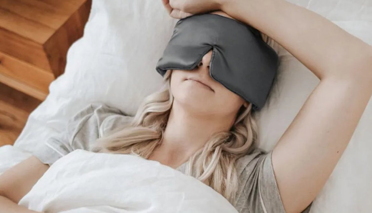 Uyku maskesi kilo verdirir mi? Uzmanlar bakın ne diyor?