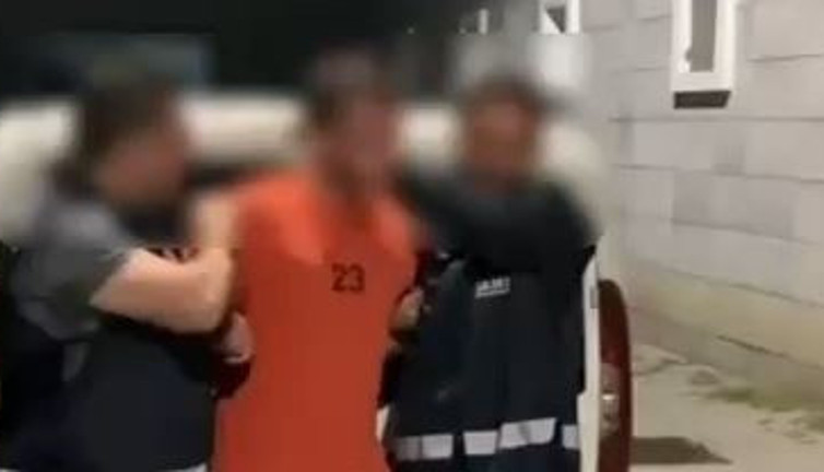 Polis bazanın altında yakaladı