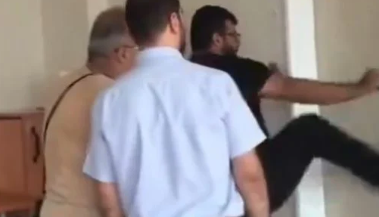 Kapı kırdıran imam hatip müdürünün “Başı açık öğrenciye karışırım” sözleri ifade özgürlüğü sayıldı