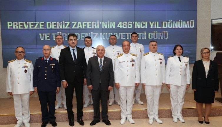 Bakan Güler'den Deniz Kuvvetleri günü tebriği