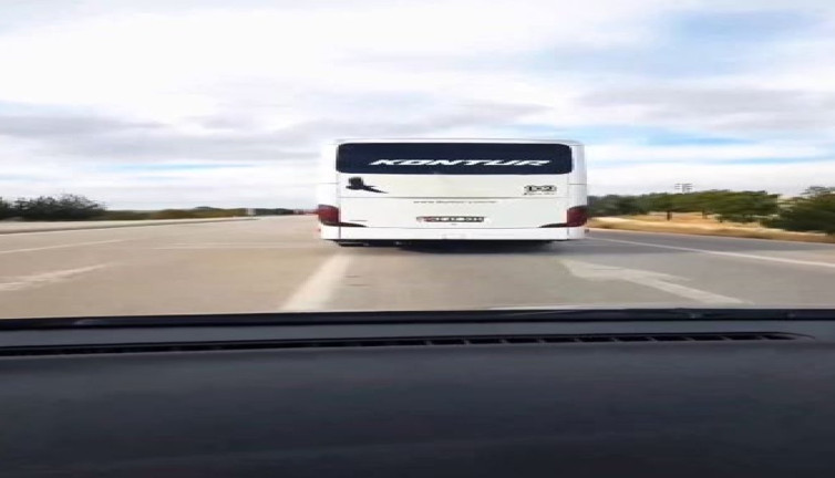 Konya’dan yola çıkan vatandaş önündeki yolcu otobüsünün internet şifresini çözdü! 'Ankara'ya kadar beleşe kullanacağım'