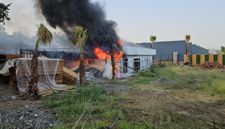 Restoran açılmadan yandı