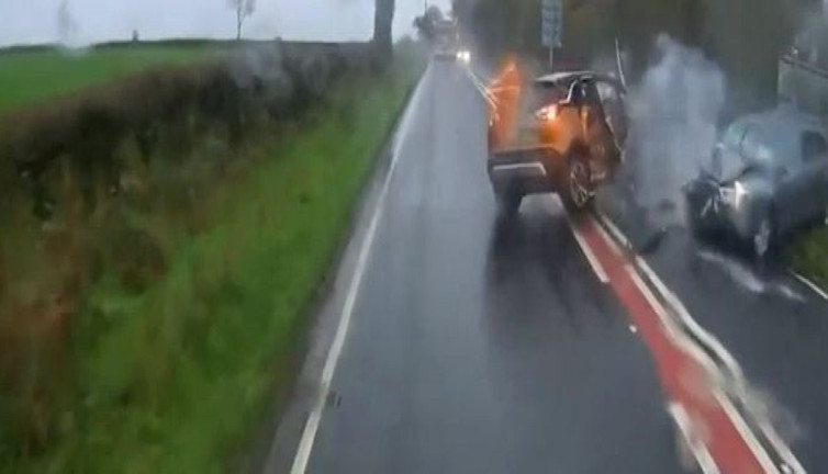 Kamyonu sollama girişiminin acı bitişi kameralarda!