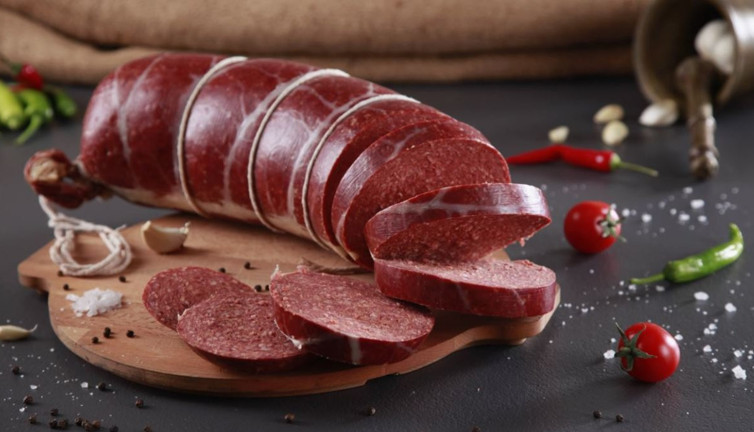 Yüzde 100 dana eti dedi! Ünlü sucuk markasında at ve eşek eti çıktı