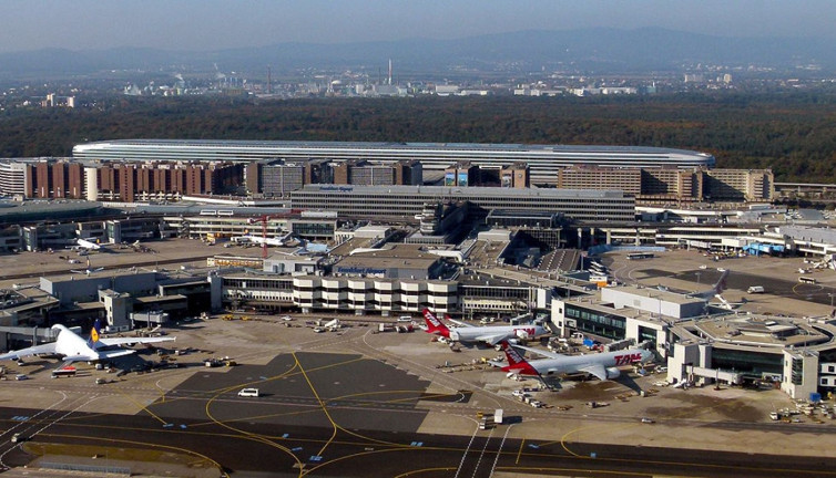 Frankfurt'ta hava trafiğine 'arıza' engeli