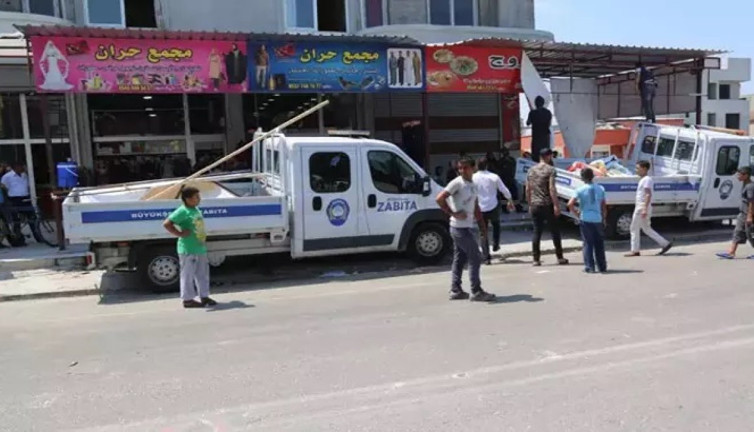 Bendevi Palandöken'den İsyan ettiren yabancı tabela kirliliği
