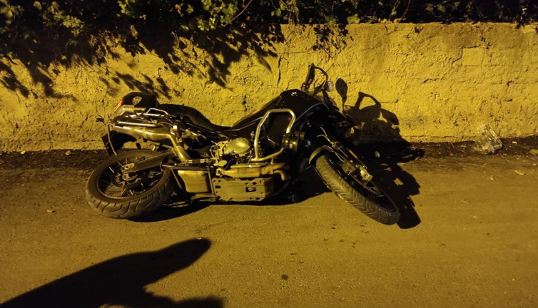 Dur ihtarına uymadı, polise çarpıp kaçtı! Polis ağır yaralandı