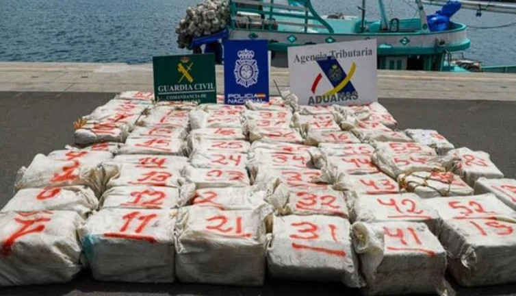 İçişleri Bakanı Ali Yerlikaya Kanarya Adaları açıklarında yakalanan zehir gemisinin rotasını açıkladı