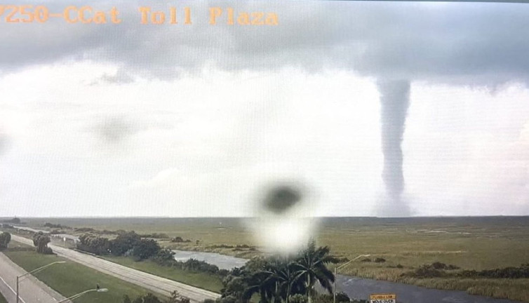 Milton Kasırgası karaya çıktı zarar 50 milyar dolar