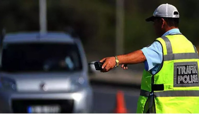 Ticari aracı olup da yaptırmayana 4 bin lira ceza kesilecek. Tarih verildi