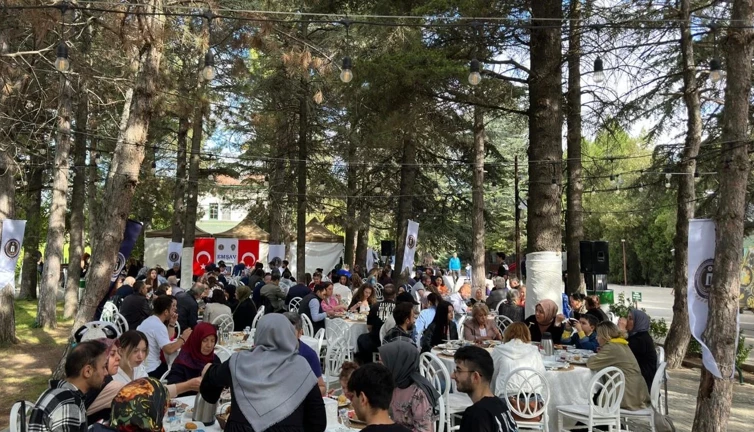 Şehit ve gazi aileleri mevlit programında bir araya geldi