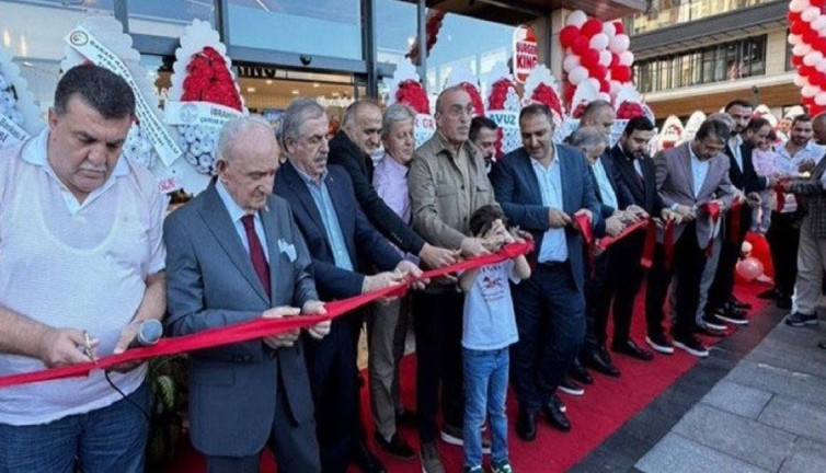 Burger King açılışı skandalında AKP'li isimler disipline sevk edildi