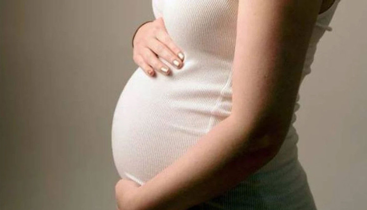 Taşıyıcı annelik evrensel suç sayılacak