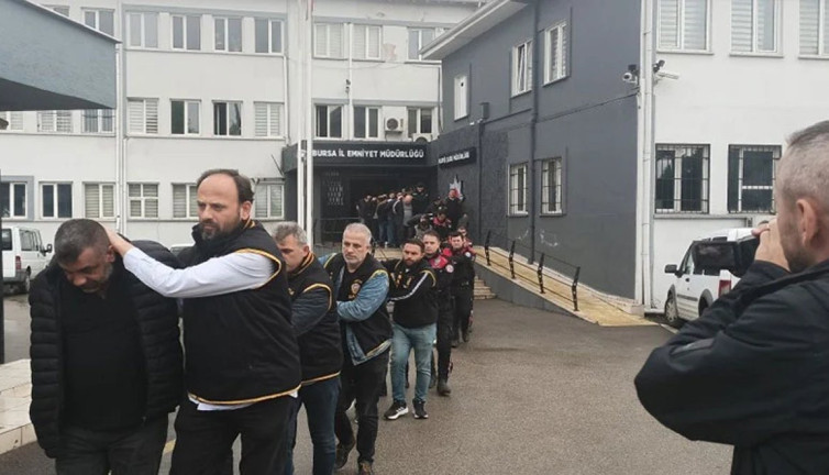 Bursa’da tefeci çetesi çökertildi