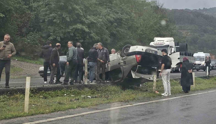 Zonguldak’ta ıslak zemin kazaya neden oldu