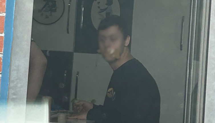 Down sendromlu öğrencinin ağzını bantladılar! Skandal fotoğrafa inceleme başlatıldı