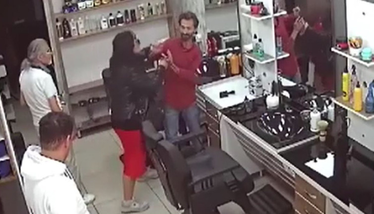 Eski kocasını işyerinde evire çevire dövdü. Uzaklaştırma kararı da kurtaramadı