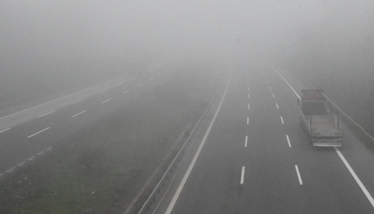 Sürücüler dikkat! Anadolu Otoyolu’nda görüş mesafesi 40 metreye düştü