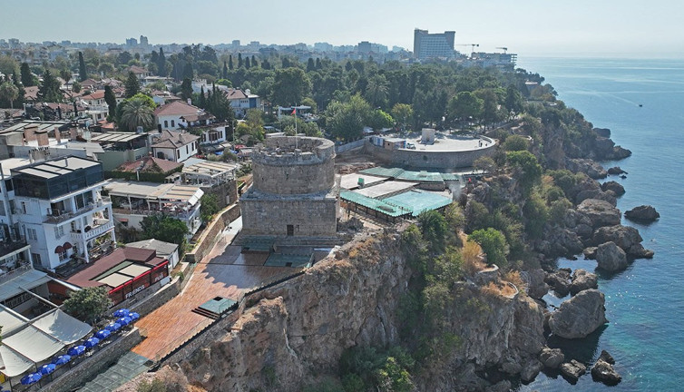 Hıdırlık Kulesi seyir terası bitiyor