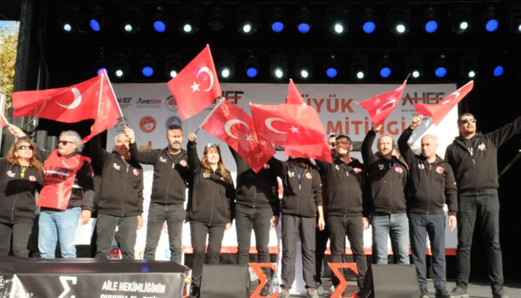 Aile hekimleri Ankara'da miting yaptı