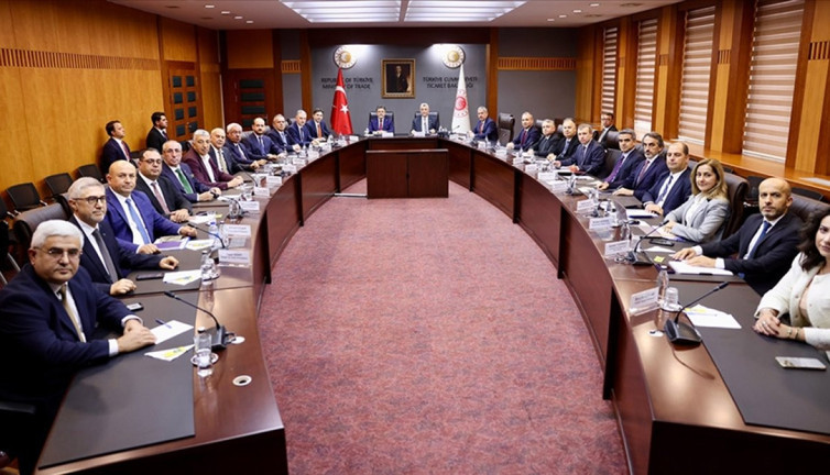 Un sanayicileri iki bakana birden dertlerini anlattı