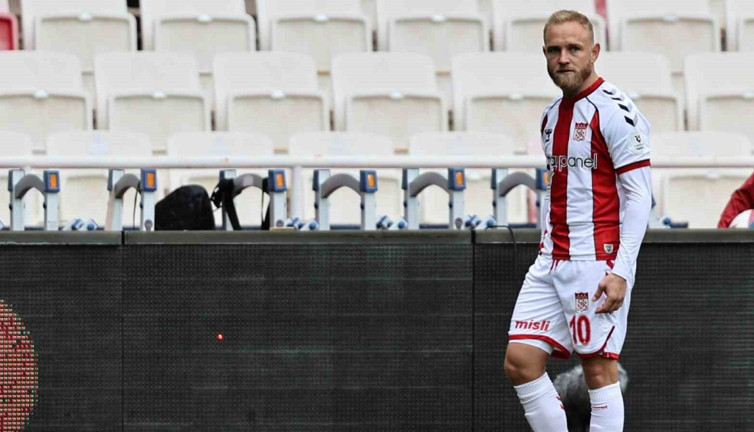 Sivasspor’da sakatlık şoku! Alex Pritchard'ın sağ arka adalesinde yırtık tespit edildi