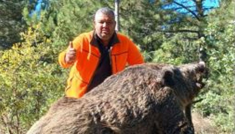 Avcılar dev domuzu vurdu. Köylülerin kabusuydu