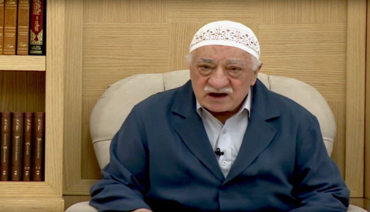 FETÖ elebaşına rahmet dileyen ünlü gazeteci gözaltına alındı