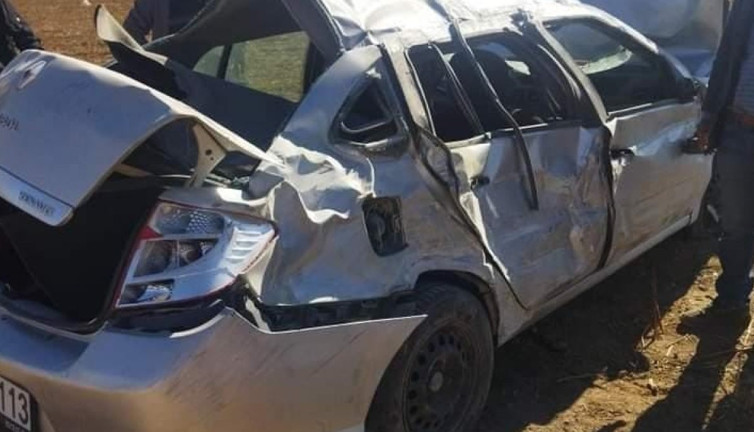 Kaza yapan otomobil şarampole yuvarlandı: 2 yaralı