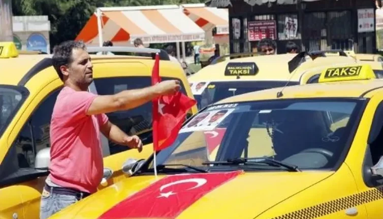 Balıkesirli taksicilerden teröre tepki konvoyu!