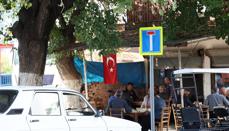 Adana esnafından teröre tepki