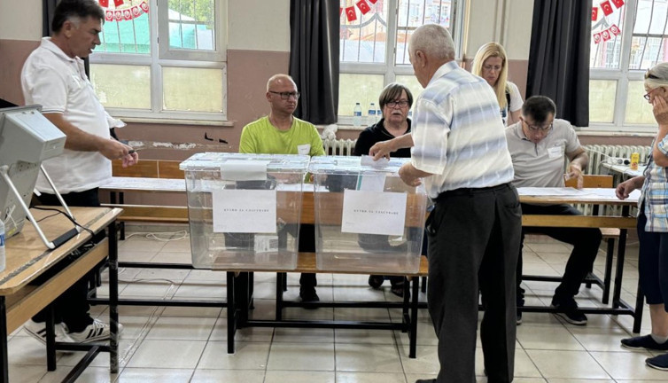 Bulgaristan seçimlerinde çifte vatandaşlara 'sandığa gidin" çağrısı