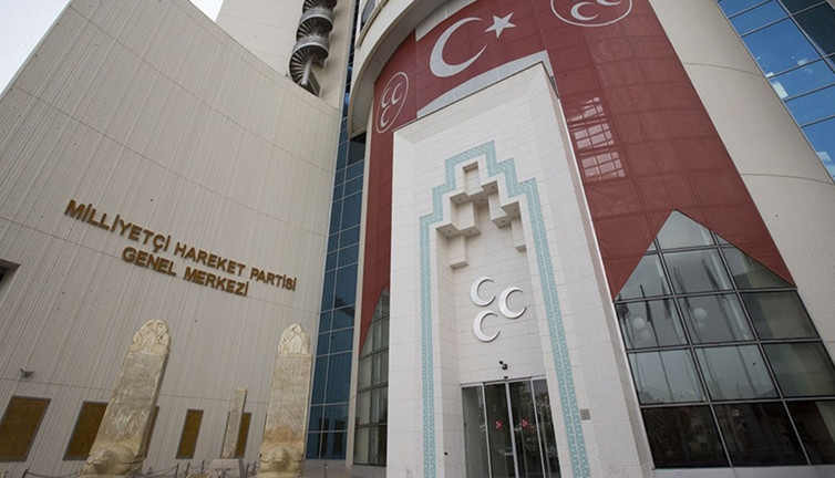 MHP'de 8 isim istifa etti 'Adamın değil davanın adamlarıyız'