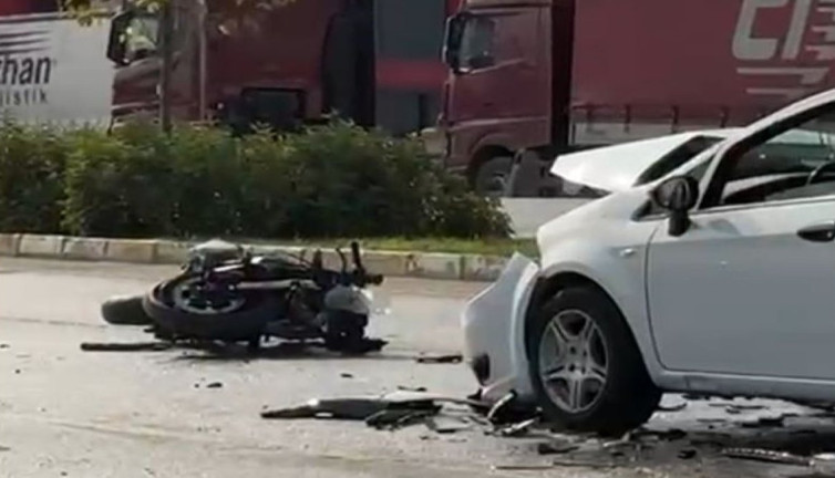 Ters yola giren otomobil motosiklete çarptı dehşet saçtı: 1 ölü 1 yaralı