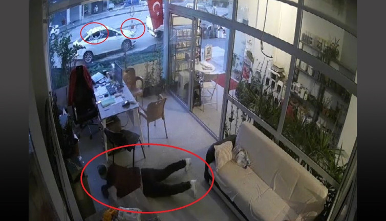 Refleks ile yere yattı: Ölümden kıl payı kurtuldu