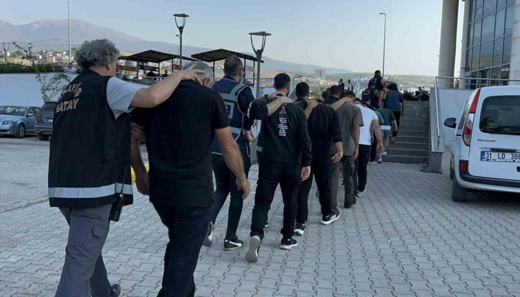 Uygulama noktaları için WhatsApp grubu kurdular! Yakayı ele verdiler: 13 şahıs gözaltına alındı