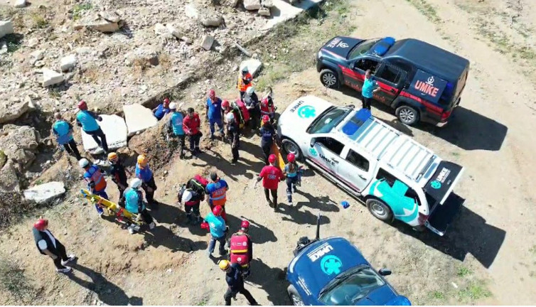 Tatbikata damga vuran sözler: Annemi götürün