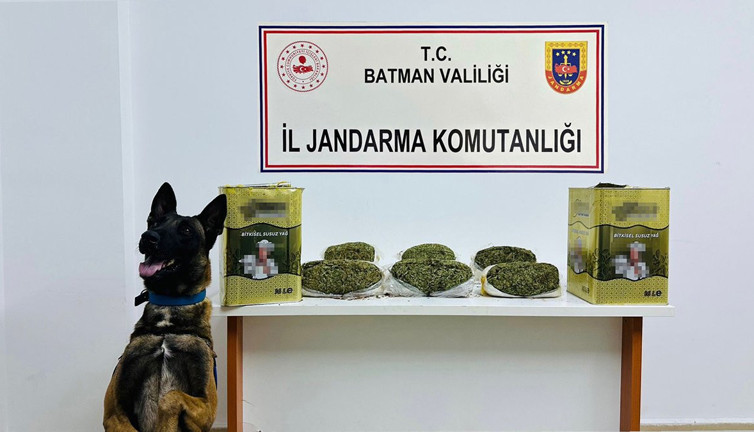 Batman’da yağ tenekelerinin içinde esrar bulundu
