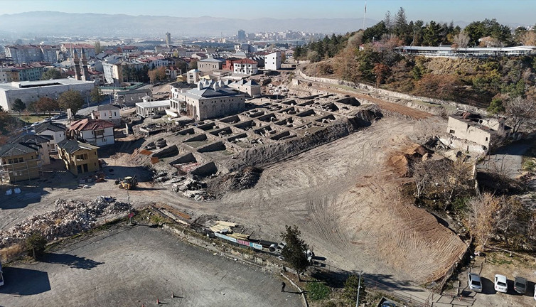 2 bin yıllık tarihi eser dikkat çekti