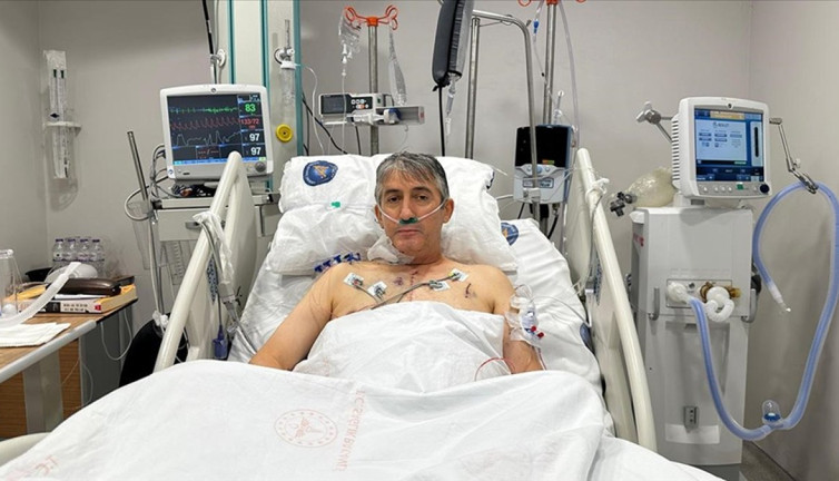 16 yılda 8 kalp krizi geçirdi, 3 bypass ameliyatı oldu,5 stent takıldı, beş yıldır da yapay kalple yaşıyordu! Geçirdiği son operasyona inanamayacaksınız!