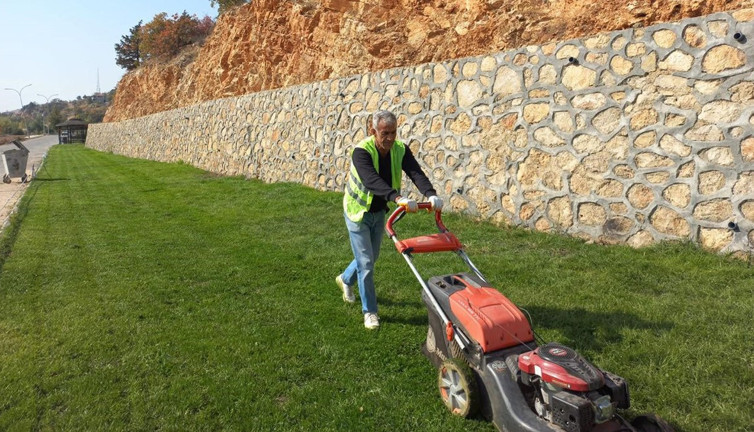 Peyzaj çalışmaları devam ediyor