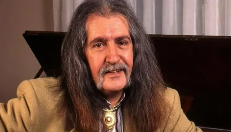 Barış Manço'nun hayatı film oluyor! Canlandıracak oyuncu belli oldu