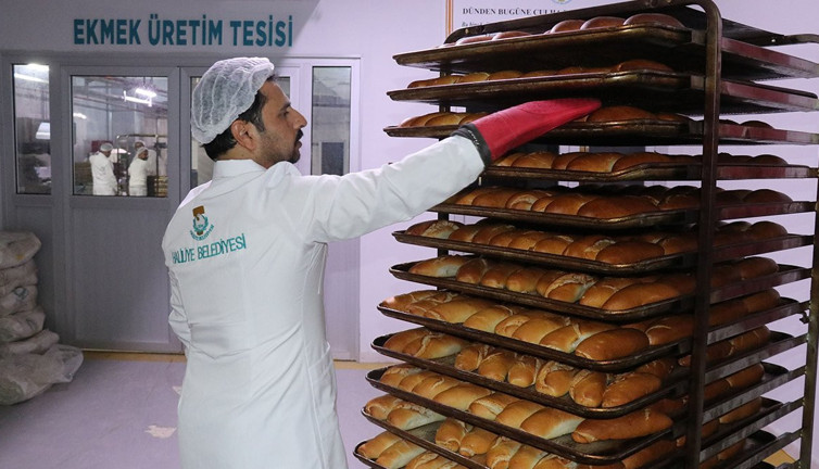 Haliliye Belediyesi günlük 6 bin ekmek üretiyor