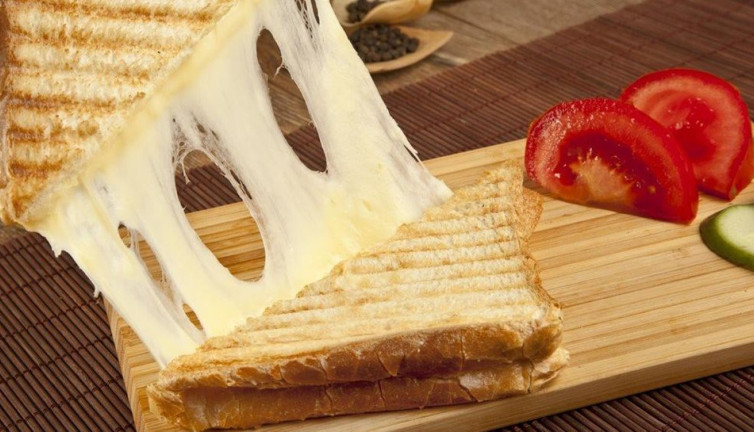 Tost peyniri diye bakın ne yedirmişler