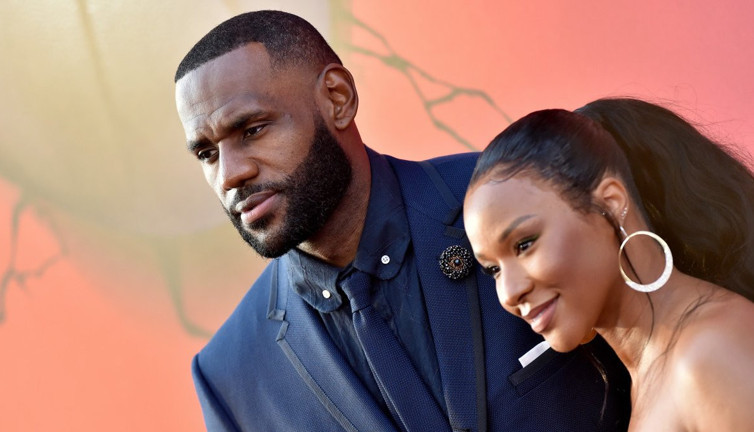 Lebron çifti mutluluktan havalara uçtu