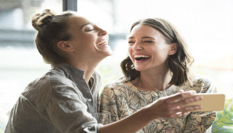 Stres gülerek azaltılır mı? Uzmanların görüşleri neler? Bilimsel araştırmalar bu konuda ne diyor?