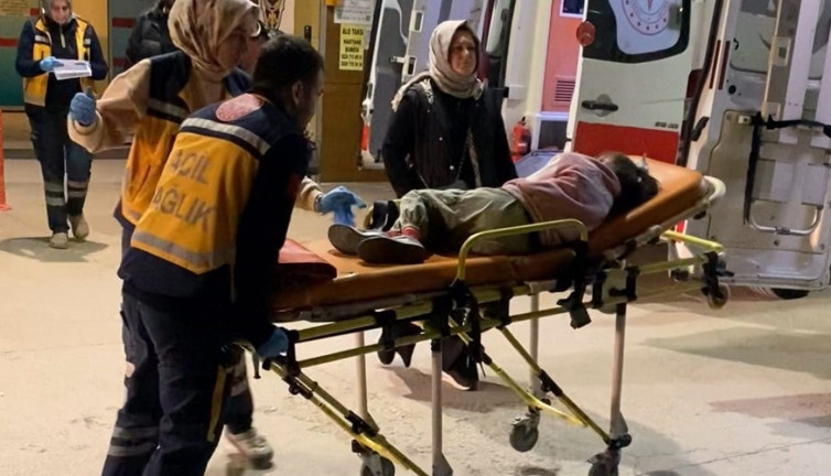 Evde feci kaza: Sandalyeden düşüp kafatasını kırdı