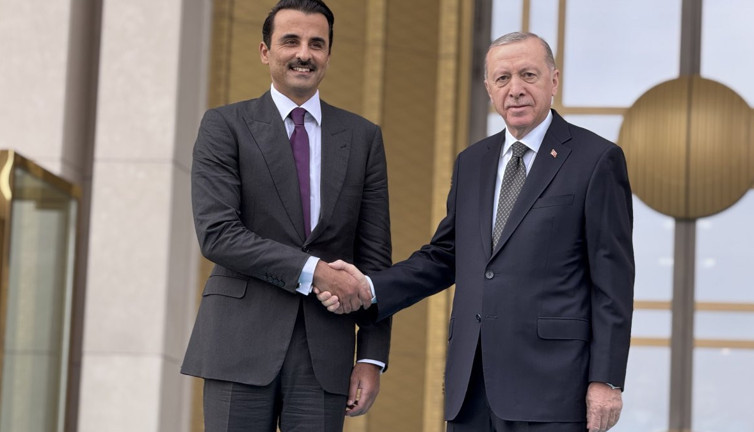 Katar Emiri El Sani Türkiye'de. Erdoğan Cumhurbaşkanlığı Külliyesi'nde resmi törenle karşıladı